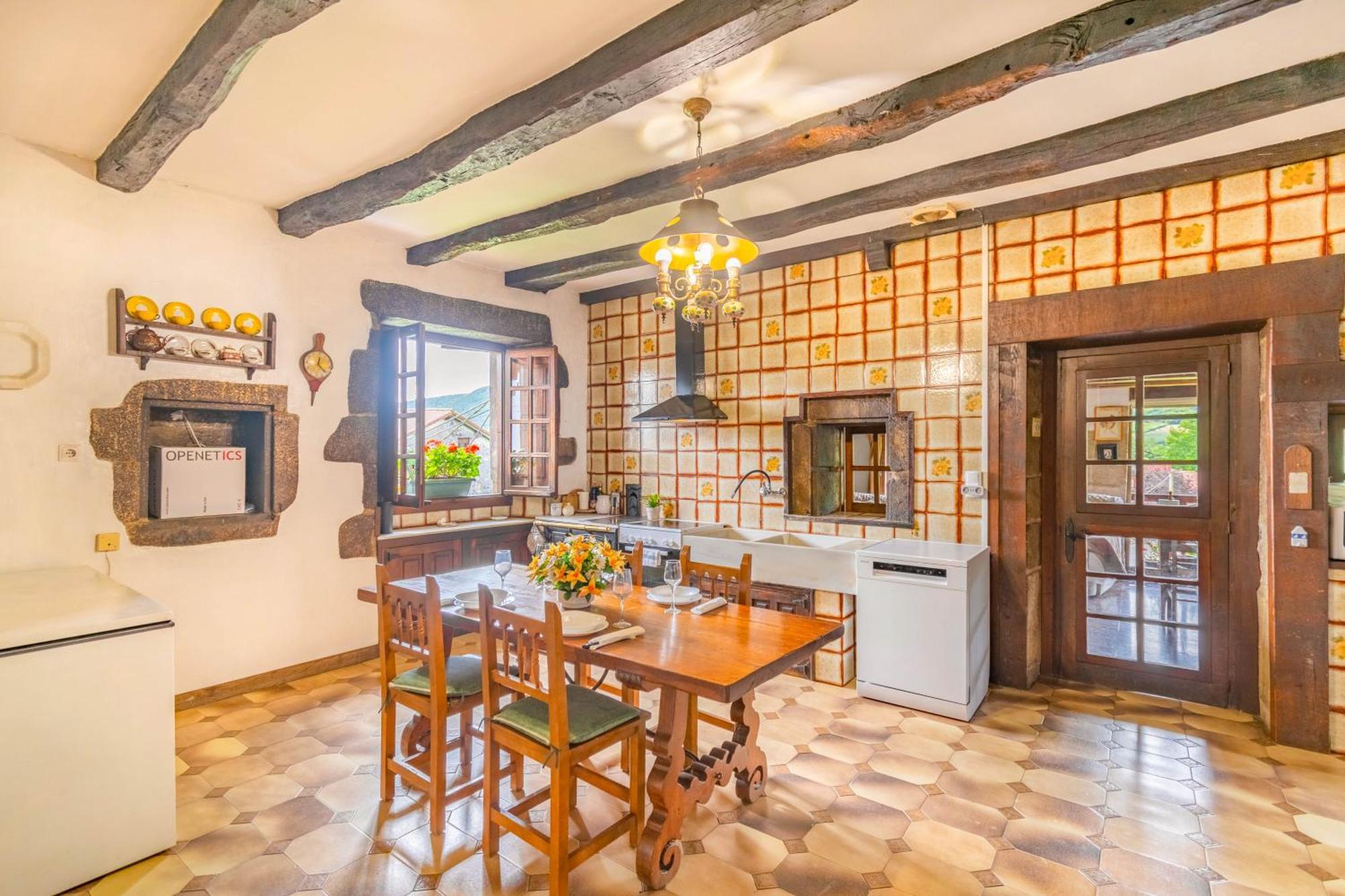 Casa Rural Arotzenia, Hogar Rustico En Pleno Valle De La Ulzama Lizaso Exterior photo